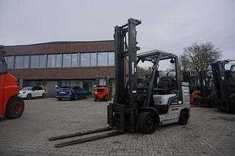 Gabelstapler gebraucht NISSAN L02F36LU - Nur 3.467 Stunden GAS VIERRADFRONTSTAPLER (13028894) backdrop