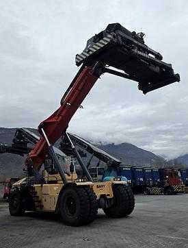 Gabelstapler gebraucht SANY SRSC453G-P DIESEL REACHSTACKER (13006568) backdrop