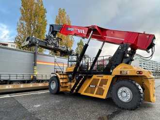 Gabelstapler gebraucht SANY SRSC45G5-P - PIGGYBACK SPREADER DIESEL REACHSTACKER (13069038) backdrop