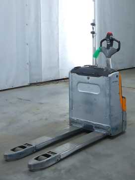 Gabelstapler gebraucht STILL EXU18/LIION ELEKTRO NIEDERHUBWAGENDEICHSEL (13038444) backdrop