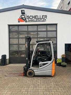 Gabelstapler gebraucht STILL RX20-16 E3 ELEKTRO DREIRADFRONTSTAPLER (13070412) backdrop