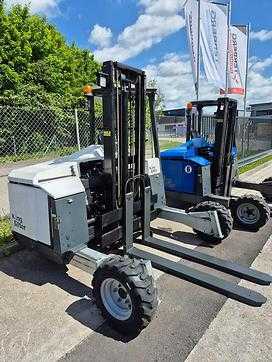 Gabelstapler gebraucht TERBERG Kinglifter TKL-M 3x3-2032 DIESEL VIERWEGEMITNAHMESTAPLER (13015867) backdrop