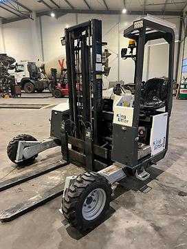 Gabelstapler gebraucht TERBERG Kinglifter TKL-M 3x3-2032 DIESEL VIERWEGEMITNAHMESTAPLER (13015870) backdrop