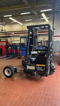 Gabelstapler gebraucht TERBERG Kinglifter TKL-M 3x3-2528 DIESEL VIERWEGEMITNAHMESTAPLER (12992706)