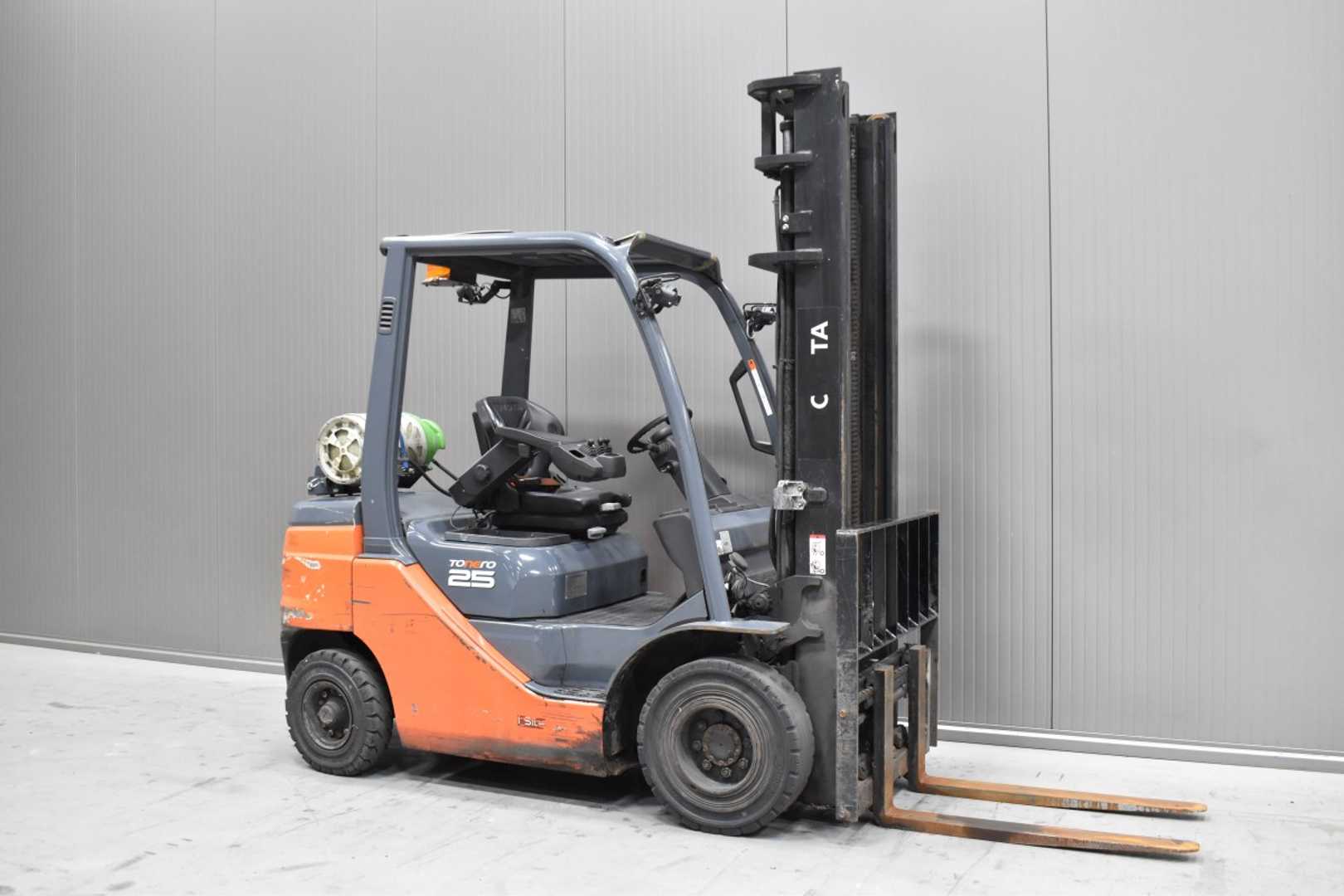 Gabelstapler gebraucht TOYOTA 02-8FGF25 /58296/ GAS VIERRADFRONTSTAPLER (13069546)