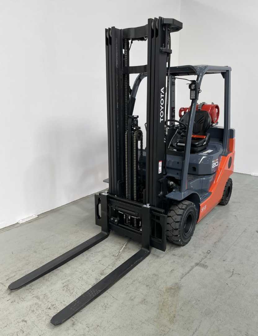 Gabelstapler gebraucht TOYOTA 02-8FGKF20 *sofort verfügbar* GAS VIERRADFRONTSTAPLER (13067883)