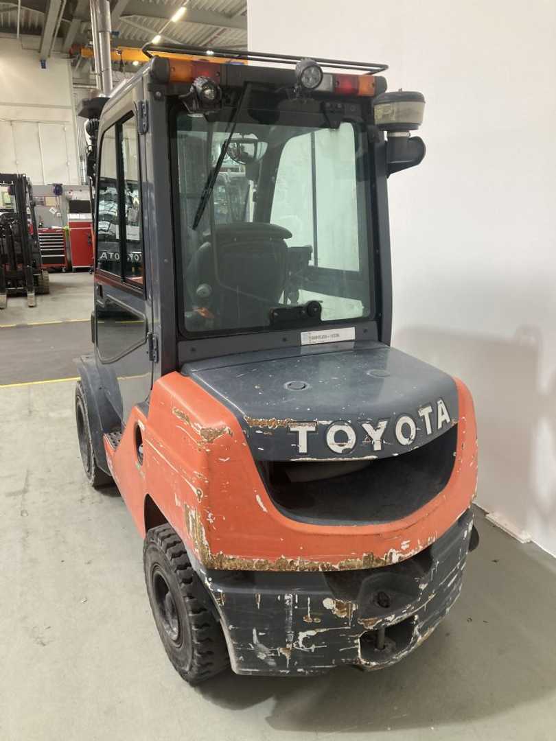 Gabelstapler gebraucht TOYOTA 06-8FD30F *sofort verfügbar* DIESEL VIERRADFRONTSTAPLER (13069067)