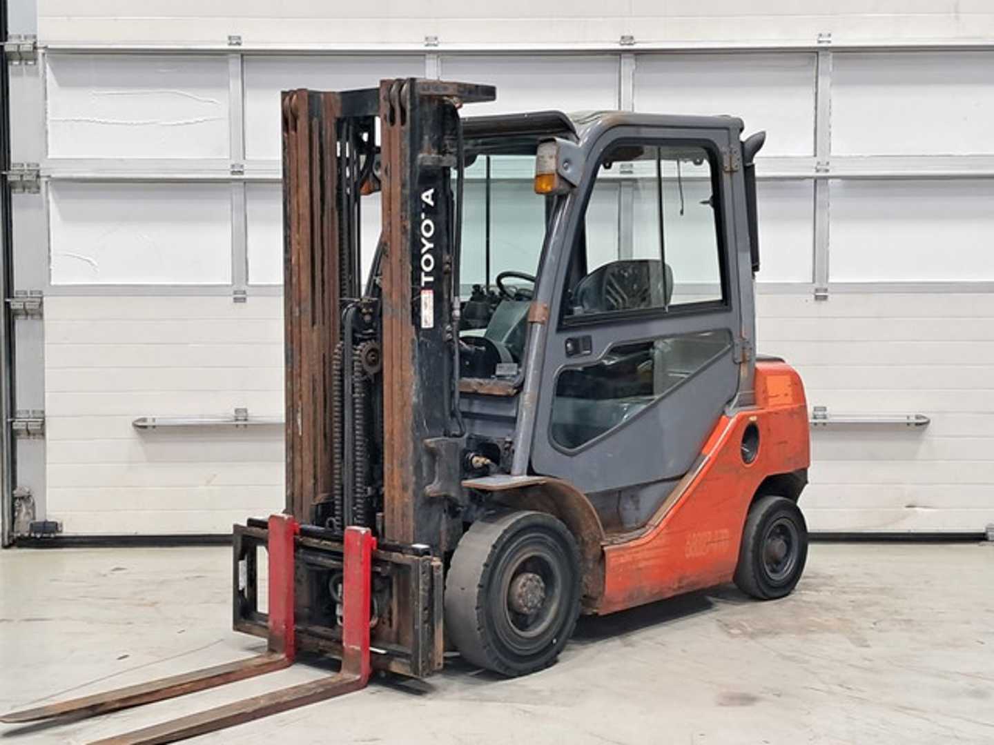 Gabelstapler gebraucht TOYOTA 52-8FDF25 DIESEL VIERRADFRONTSTAPLER (13071525)