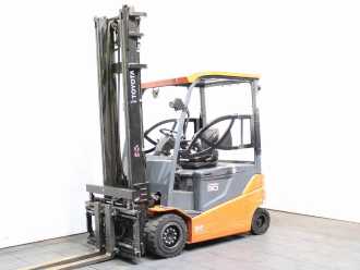 Gabelstapler gebraucht TOYOTA 8 FBMT 30 ELEKTRO VIERRADFRONTSTAPLER (13045053) backdrop