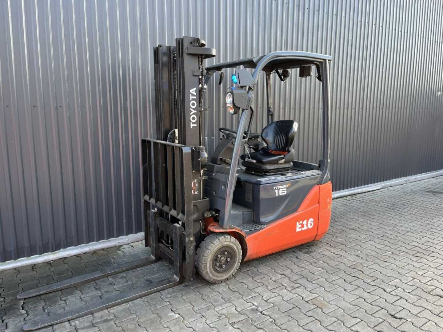 Gabelstapler gebraucht TOYOTA 8FBE16T ELEKTRO DREIRADFRONTSTAPLER (13075655)