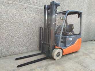 Gabelstapler gebraucht TOYOTA 8FBE18T ELEKTRO DREIRADFRONTSTAPLER (13067362) backdrop