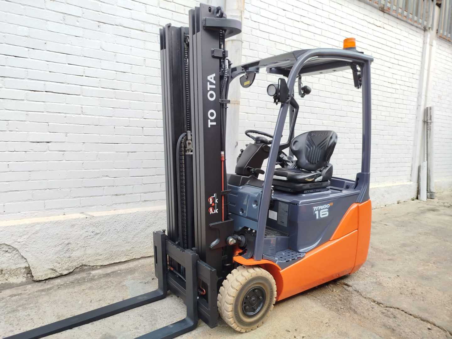 Gabelstapler gebraucht TOYOTA 8FBEK16T ELEKTRO DREIRADFRONTSTAPLER (13075201)