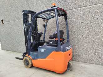 Gabelstapler gebraucht TOYOTA 8FBEK18T ELEKTRO DREIRADFRONTSTAPLER (13061348)