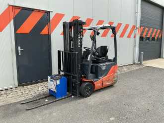 Gabelstapler gebraucht TOYOTA 8FBEK18T ELEKTRO VIERRADFRONTSTAPLER (13038119) backdrop