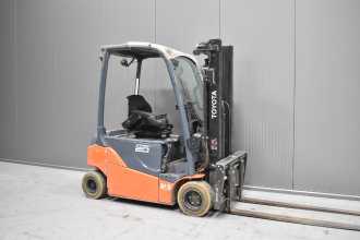 Gabelstapler gebraucht TOYOTA 8FBM20T /57242/ ELEKTRO VIERRADFRONTSTAPLER (13031401) backdrop