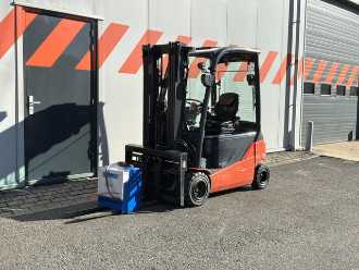 Gabelstapler gebraucht TOYOTA 8FBM20T ELEKTRO VIERRADFRONTSTAPLER (13073804) backdrop