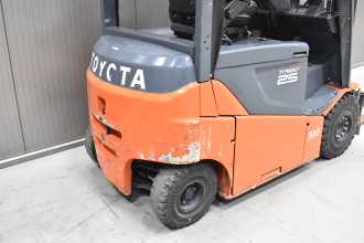 Gabelstapler gebraucht TOYOTA 8FBMKT25 /57622/ ELEKTRO VIERRADFRONTSTAPLER (13039943)
