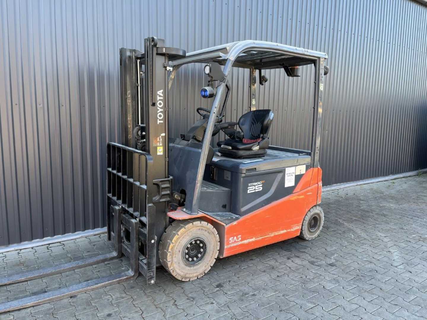 Gabelstapler gebraucht TOYOTA 8FBMT25 ELEKTRO VIERRADFRONTSTAPLER (13067169)