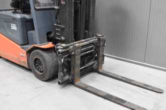 Gabelstapler gebraucht TOYOTA 8FBMT35 /57916/ ELEKTRO VIERRADFRONTSTAPLER (13041111)