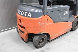 Gabelstapler gebraucht TOYOTA 8FBMT35 /57916/ ELEKTRO VIERRADFRONTSTAPLER (13041111)