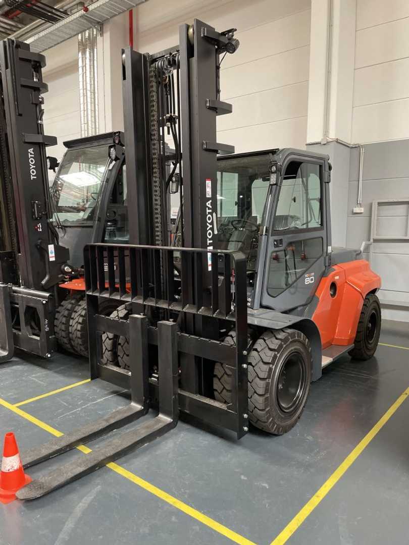 Gabelstapler gebraucht TOYOTA 8FD80F *sofort verfügbar* DIESEL VIERRADFRONTSTAPLER (13067897)