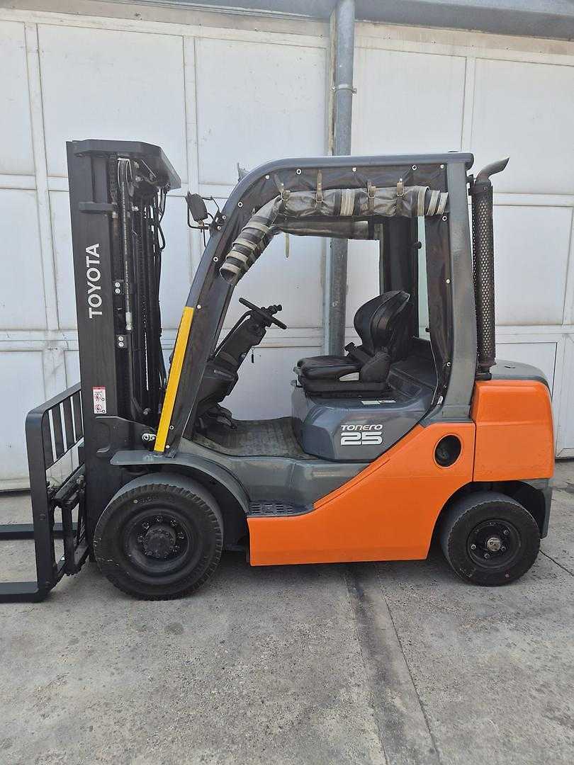 Gabelstapler gebraucht TOYOTA 8FDF25 DIESEL WEITERE (13025279)