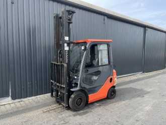 Gabelstapler gebraucht TOYOTA 8FGF15 GAS VIERRADFRONTSTAPLER (13040932) backdrop