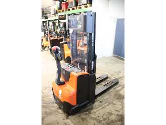 Gabelstapler gebraucht TOYOTA BT SWE140L ELEKTRO HOCHHUBWAGENMANUELLELEKTRISCH (13041351)