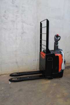 Gabelstapler gebraucht TOYOTA LPE200 ELEKTRO NIEDERHUBWAGENSEMIELEKTRISCH (13066837)