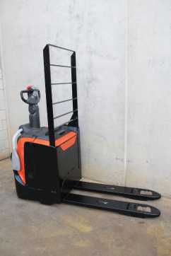 Gabelstapler gebraucht TOYOTA LPE200 ELEKTRO NIEDERHUBWAGENSEMIELEKTRISCH (13066837)