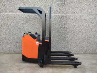 Gabelstapler gebraucht TOYOTA LPE200 Li-ion ELEKTRO NIEDERHUBWAGENSEMIELEKTRISCH (13076612)
