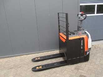 Gabelstapler gebraucht TOYOTA LPE250 ELEKTRO NIEDERHUBWAGENFAHRERSTAND (13071689)