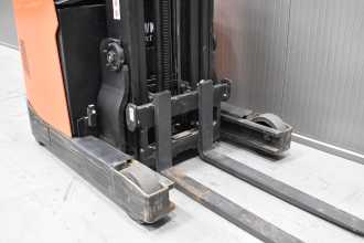 Gabelstapler gebraucht TOYOTA RRE 140 H /58787/ ELEKTRO SCHUBMASTSTAPLER (13068431)