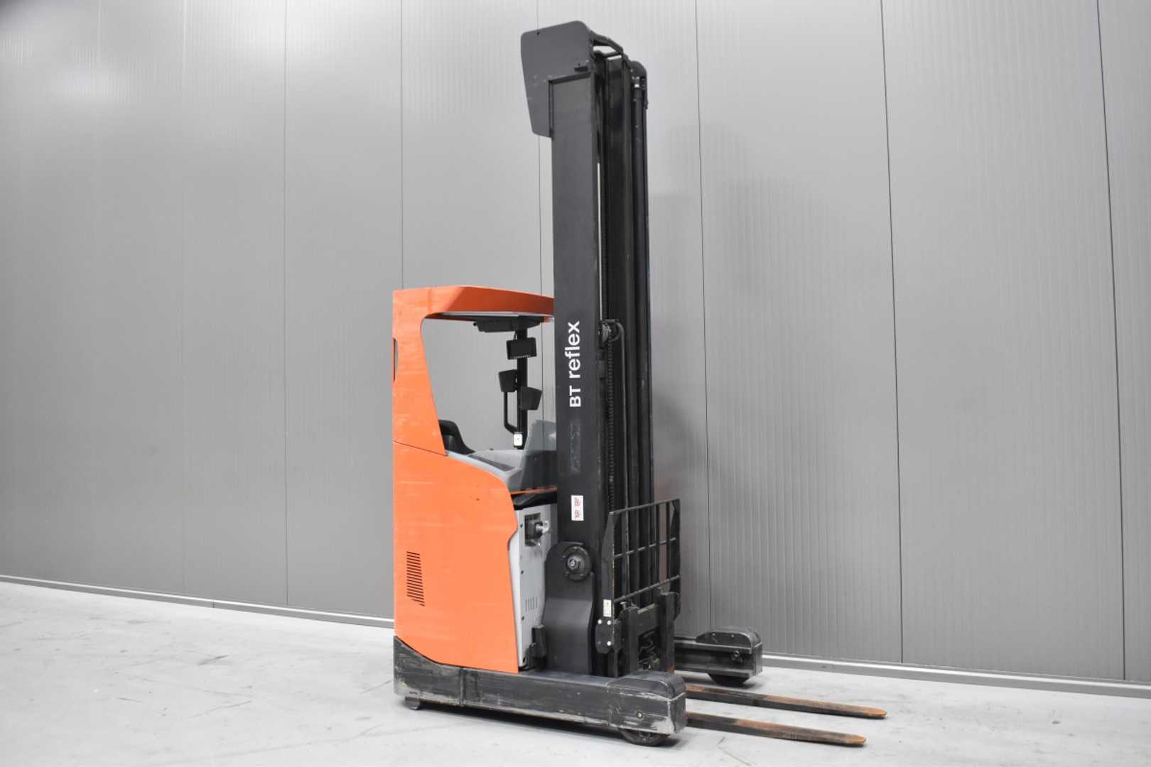 Gabelstapler gebraucht TOYOTA RRE 140 H /59013/ ELEKTRO SCHUBMASTSTAPLER (13074779)