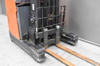 Gabelstapler gebraucht TOYOTA RRE 140 H /59014/ ELEKTRO SCHUBMASTSTAPLER (13074759)