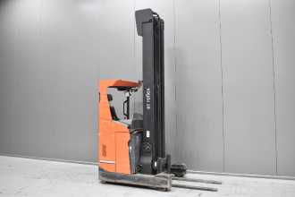 Gabelstapler gebraucht TOYOTA RRE 140 H /59030/ ELEKTRO SCHUBMASTSTAPLER (13073126) backdrop