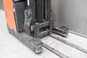 Gabelstapler gebraucht TOYOTA RRE 160 H /59025/ ELEKTRO SCHUBMASTSTAPLER (13075006)
