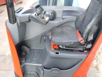 Gabelstapler gebraucht TOYOTA RRE140HE ELEKTRO SCHUBMASTSTAPLER (13070302)