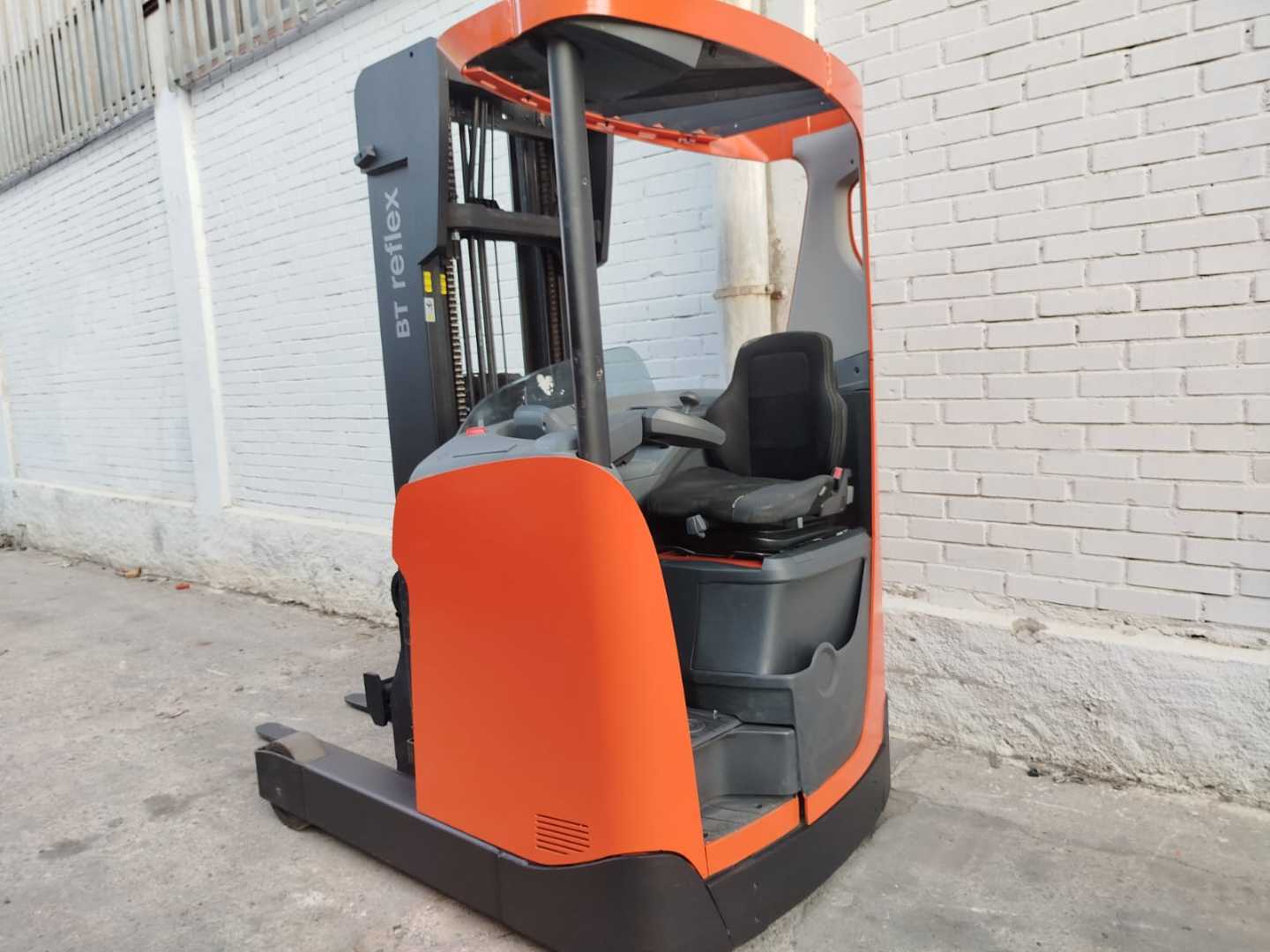 Gabelstapler gebraucht TOYOTA RRE160H ELEKTRO SCHUBMASTSTAPLER (13067361)