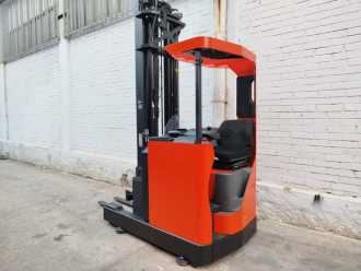 Gabelstapler gebraucht TOYOTA RRE160M ELEKTRO SCHUBMASTSTAPLER (13068580) backdrop