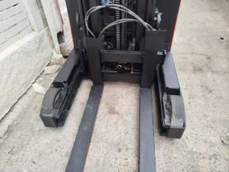 Gabelstapler gebraucht TOYOTA RRE200H ELEKTRO SCHUBMASTSTAPLER (13067367)