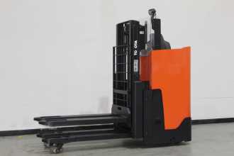 Gabelstapler gebraucht TOYOTA SSI200D ELEKTRO WEITERE (13006937) backdrop