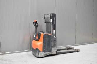 Gabelstapler gebraucht TOYOTA SWE 200D /58820/ ELEKTRO HOCHHUBKOMMISSIONIERER (13068706)