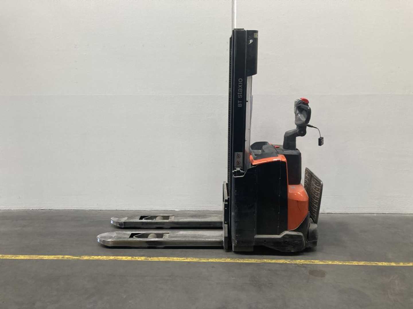 Gabelstapler gebraucht TOYOTA SWE120 *sofort verfügbar* ELEKTRO HOCHHUBWAGENDEICHSEL (13068324)