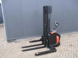 Gabelstapler gebraucht TOYOTA SWE120S ELEKTRO HOCHHUBWAGENFAHRERSTAND (13042279)