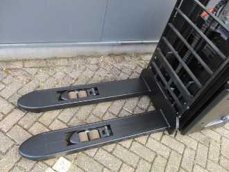 Gabelstapler gebraucht TOYOTA SWE140L ELEKTRO HOCHHUBWAGENDEICHSEL (13044508)