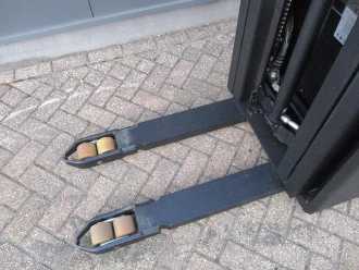 Gabelstapler gebraucht TOYOTA SWE160 ELEKTRO HOCHHUBWAGENDEICHSEL (13049578)