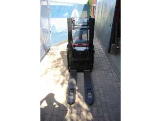 Gabelstapler gebraucht TOYOTA SWE200D ELEKTRO HOCHHUBWAGENMANUELLELEKTRISCH (13041388)