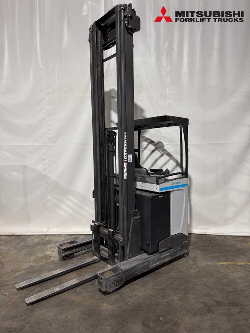 Gabelstapler gebraucht UNICARRIERS 160DTFVR917UMS - 3236 Std. ELEKTRO SCHUBMASTSTAPLER (13070813)