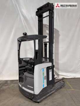 Gabelstapler gebraucht UNICARRIERS 160DTFVRF917UMS - 3086 Std. ELEKTRO SCHUBMASTSTAPLER (13070815) backdrop